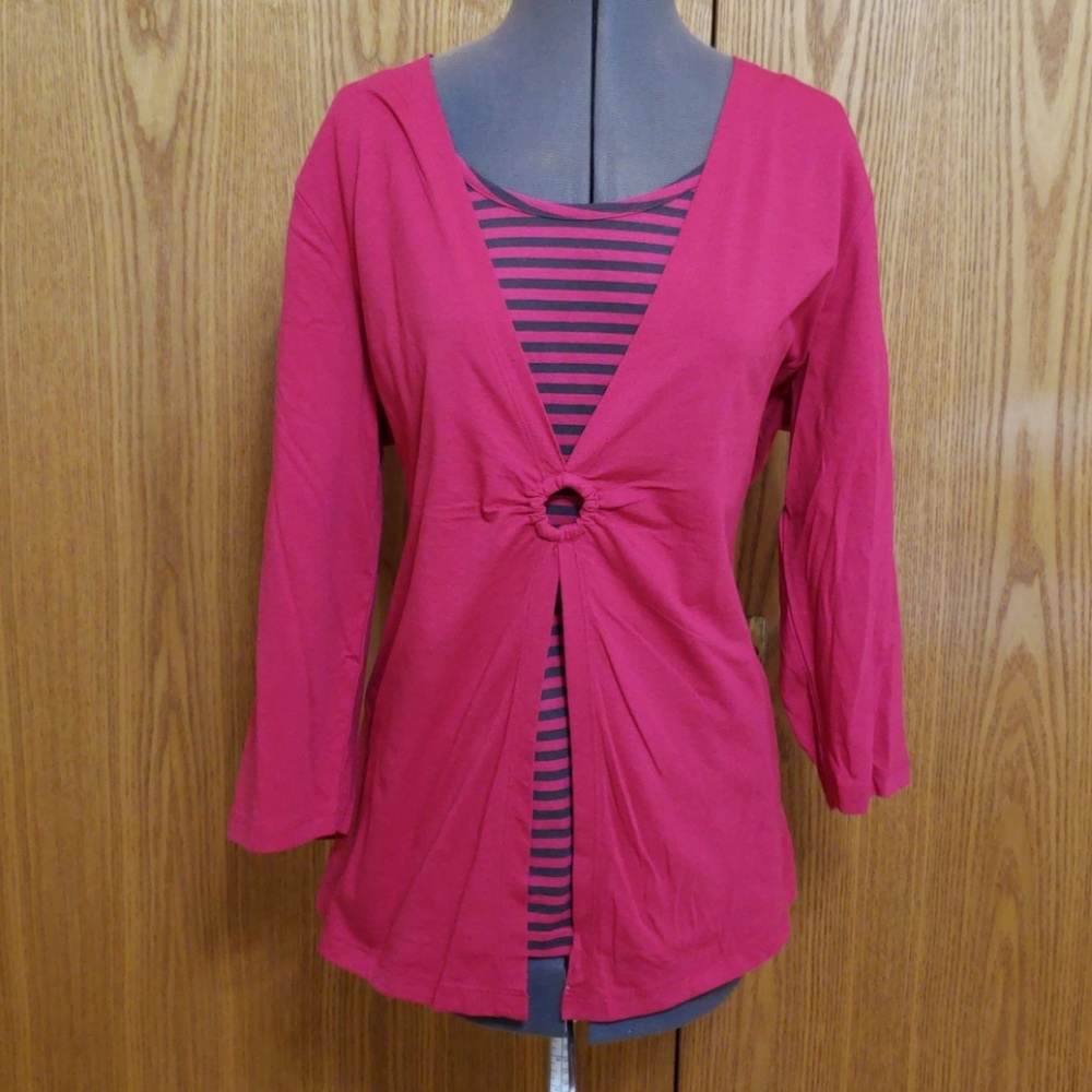 Hot Pink layered T-shirt with 3/4 length sleeves (Ladies Large)